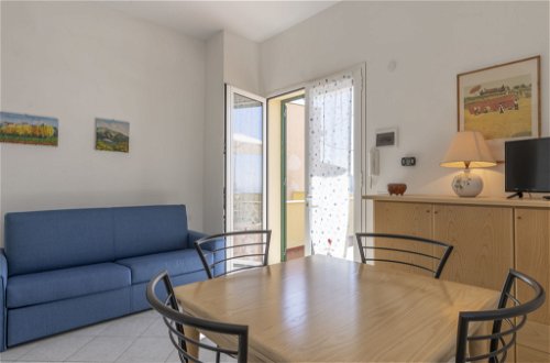 Photo 7 - 1 bedroom Apartment in San Bartolomeo al Mare with terrace and sea view