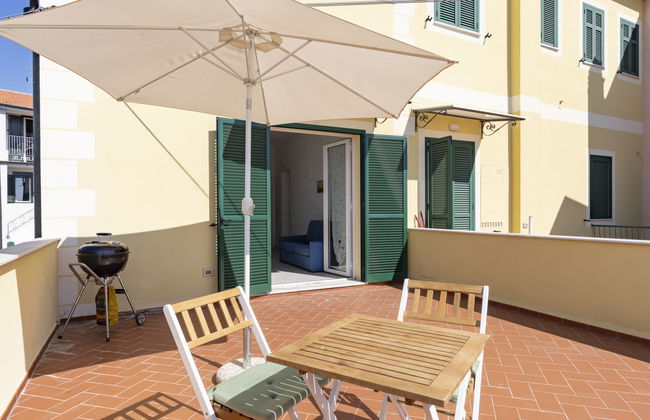 Apartamento de 1 quarto em San Bartolomeo al Mare com jardim e terraço - Foto 1