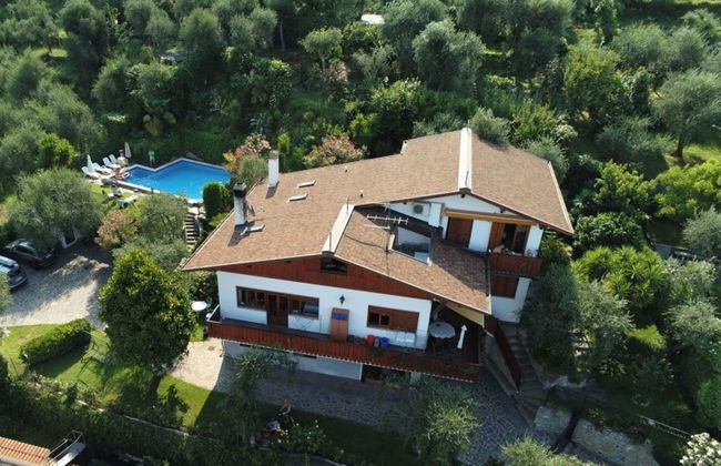 Apartamento de 3 quartos em Brenzone sul Garda com piscina e jardim - Foto 1