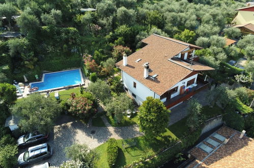 Foto 5 - Appartamento con 2 camere da letto a Brenzone sul Garda con piscina e vista sulle montagne