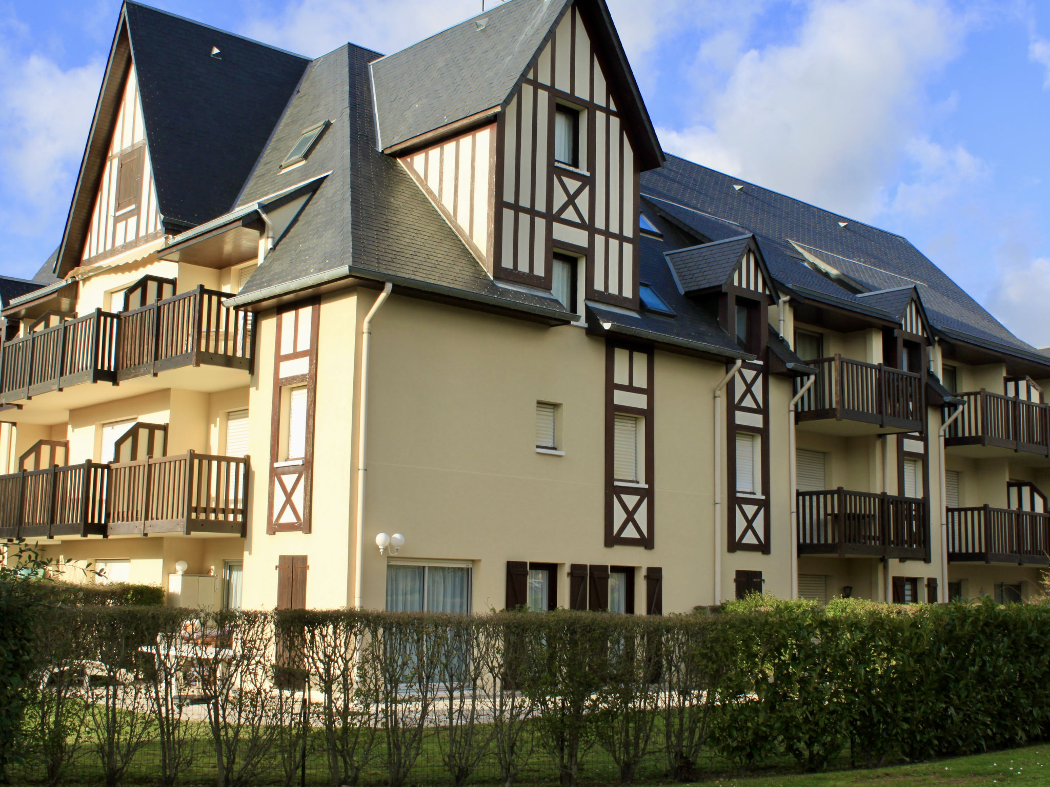 Foto 15 - Apartamento de 1 habitación en Tourgéville con vistas al mar