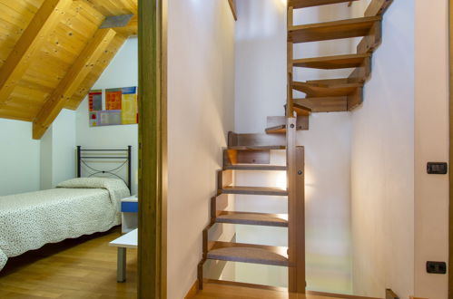 Foto 15 - Haus mit 2 Schlafzimmern in Coreglia Antelminelli mit schwimmbad und garten