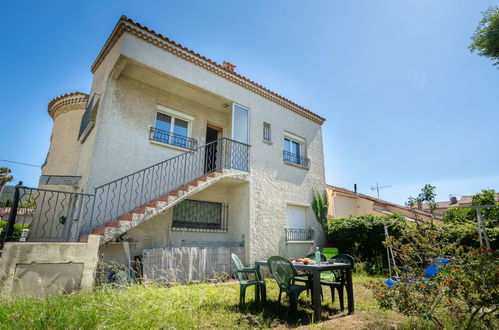 Photo 5 - Appartement de 2 chambres à Saint-Cyr-sur-Mer avec jardin