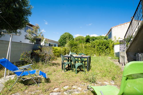 Foto 19 - Appartamento con 2 camere da letto a Saint-Cyr-sur-Mer con giardino