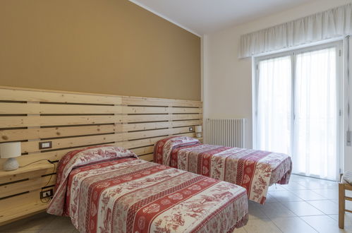 Foto 18 - Appartamento con 2 camere da letto a Erli con terrazza e vista mare