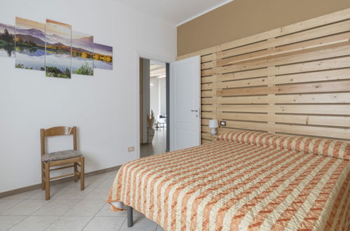 Foto 14 - Appartamento con 2 camere da letto a Erli con terrazza e vista mare