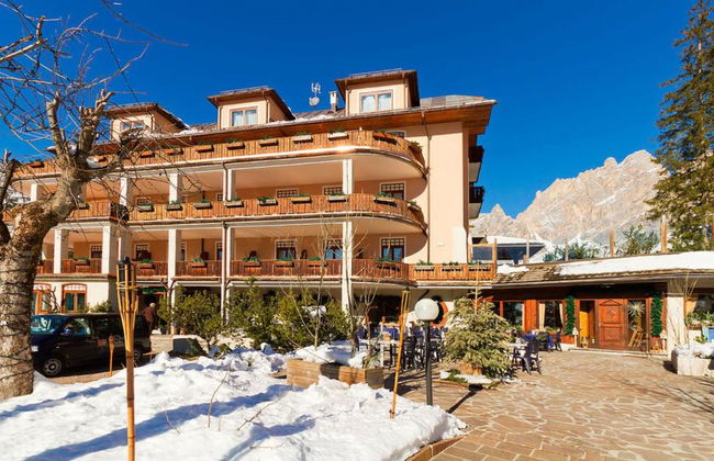 Hotel Villa Blu Cortina D'Ampezzo - Foto 3