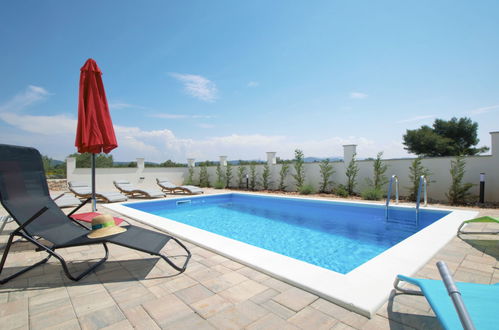 Photo 15 - 4 bedroom House in Sibenik with private pool and terrace