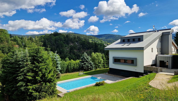 Foto 1 - Appartamento a Rokytnice nad Jizerou con piscina e terrazza