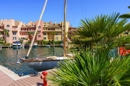 Photo 34 - Maison de 4 chambres à San Roque avec piscine et vues à la mer