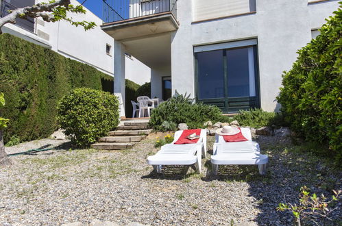 Photo 22 - 4 bedroom House in l'Escala with garden and terrace