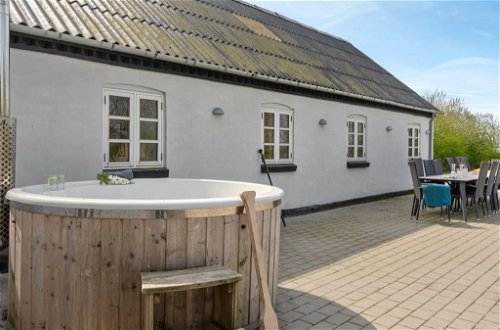 Foto 23 - Casa con 5 camere da letto a Thyholm con terrazza e vasca idromassaggio