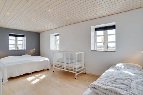 Foto 15 - Casa de 5 quartos em Thyholm com terraço e banheira de hidromassagem