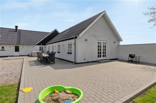 Photo 21 - 5 bedroom House in Thyholm with terrace and hot tub