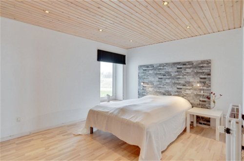 Foto 13 - Casa con 5 camere da letto a Thyholm con terrazza e vasca idromassaggio