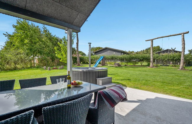 Casa de 4 quartos em Toftum Bjerge com terraço e banheira de hidromassagem - Foto 8