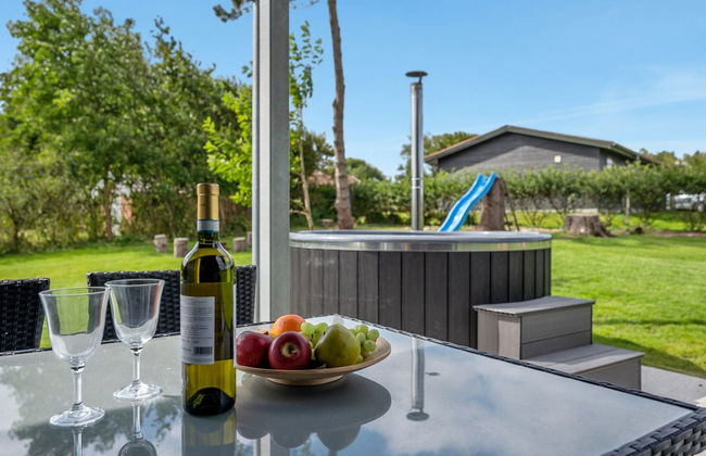 Casa de 4 quartos em Toftum Bjerge com terraço e banheira de hidromassagem - Foto 24