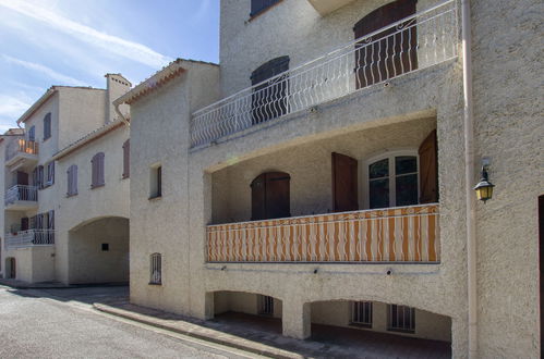 Foto 23 - Apartamento de 2 habitaciones en Saint-Cyr-sur-Mer con jardín y terraza