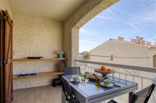 Foto 19 - Apartamento de 2 habitaciones en Saint-Cyr-sur-Mer con terraza y vistas al mar