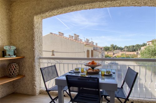 Foto 5 - Apartamento de 2 habitaciones en Saint-Cyr-sur-Mer con terraza y vistas al mar