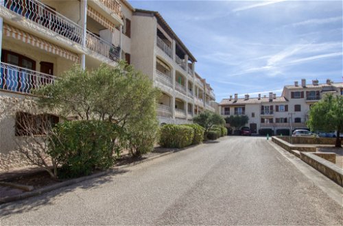 Foto 21 - Appartamento con 2 camere da letto a Saint-Cyr-sur-Mer con terrazza e vista mare