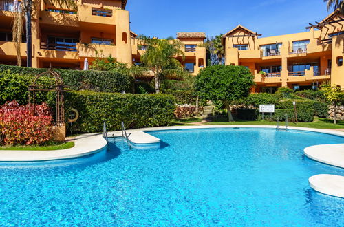 Foto 1 - Apartamento de 2 quartos em Estepona com piscina e vistas do mar