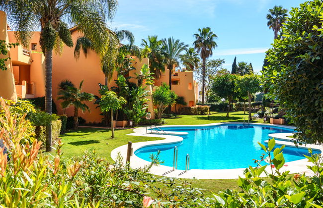 Apartamento de 3 quartos em Estepona com piscina e jardim - Foto 19