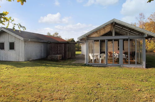 Photo 2 - Maison de 2 chambres à Tarm avec terrasse