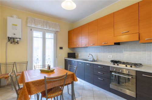 Foto 3 - Appartamento con 2 camere da letto a Riva Ligure con vista mare