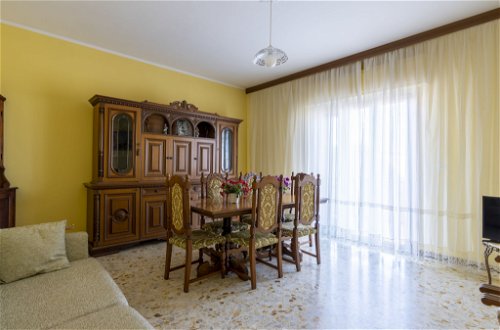 Foto 9 - Appartamento con 2 camere da letto a Riva Ligure con vista mare
