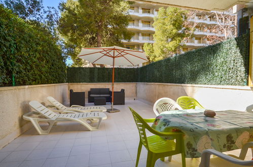 Photo 14 - 2 bedroom Apartment in Salou with swimming pool and garden