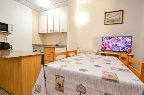 Foto 4 - Appartamento con 2 camere da letto a Salou con piscina e vista mare