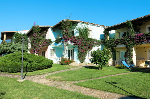 Foto 7 - Apartamento de 1 habitación en Olbia con piscina y jardín