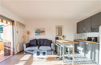 Foto 3 - Apartamento em Cavalaire-sur-Mer com vistas do mar