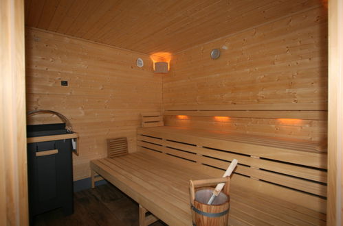 Foto 4 - Apartamento de 3 habitaciones en Uderns con terraza y sauna