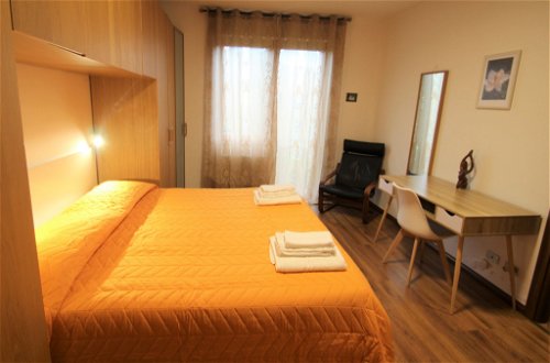 Foto 13 - Apartment mit 1 Schlafzimmer in Porto Valtravaglia mit blick auf die berge