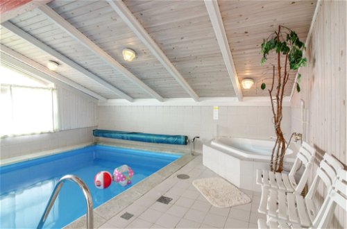 Foto 17 - Casa de 3 quartos em Harrerenden com piscina privada e terraço