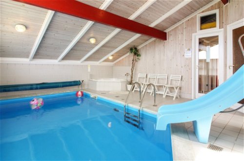 Foto 16 - Casa de 3 habitaciones en Harrerenden con piscina privada y terraza