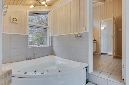 Foto 13 - Casa de 4 habitaciones en Sjællands Odde con terraza y sauna