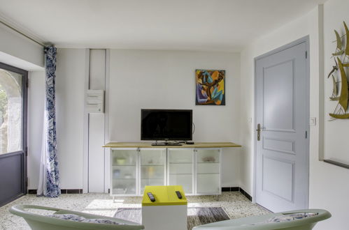 Foto 18 - Apartment mit 2 Schlafzimmern in Six-Fours-les-Plages mit garten und blick aufs meer