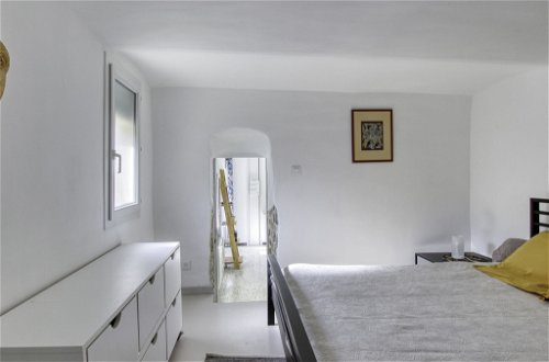 Foto 12 - Appartamento con 2 camere da letto a Six-Fours-les-Plages con giardino e vista mare