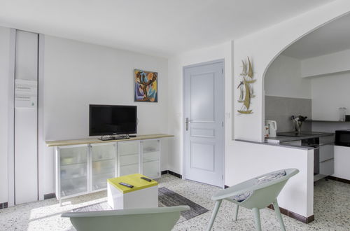 Foto 8 - Apartamento de 2 quartos em Six-Fours-les-Plages com jardim