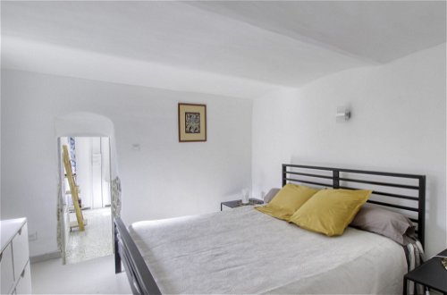 Foto 4 - Appartamento con 2 camere da letto a Six-Fours-les-Plages con giardino e vista mare