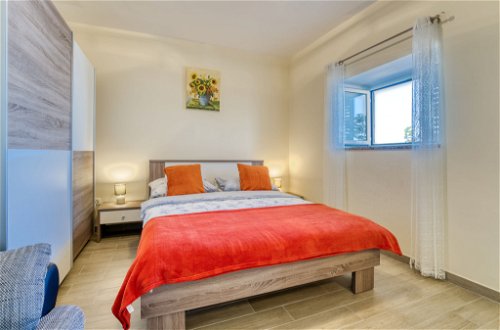 Foto 14 - Appartamento con 1 camera da letto a Opatija con giardino e vista mare