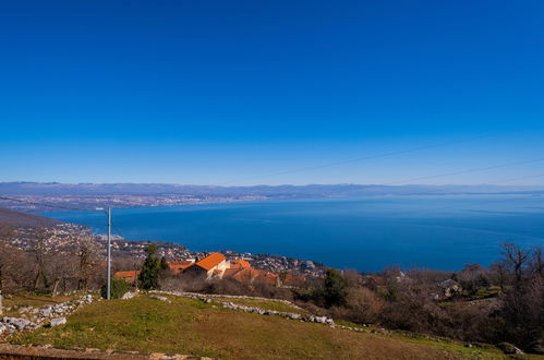 Photo 11 - Appartement de 1 chambre à Opatija avec jardin et vues à la mer