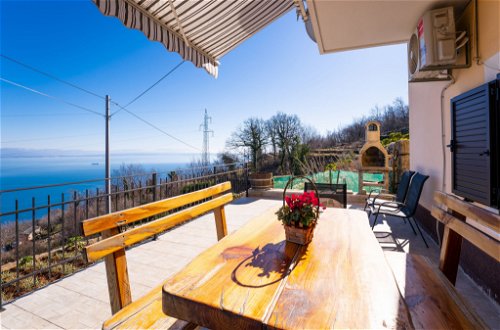 Photo 6 - 1 bedroom Apartment in Opatija with garden and sea view