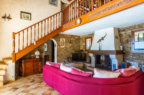 Foto 6 - Casa con 3 camere da letto a Le Lavandou con piscina privata e vista mare