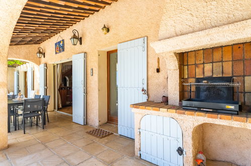 Photo 24 - Maison de 3 chambres à Le Lavandou avec piscine privée et vues à la mer