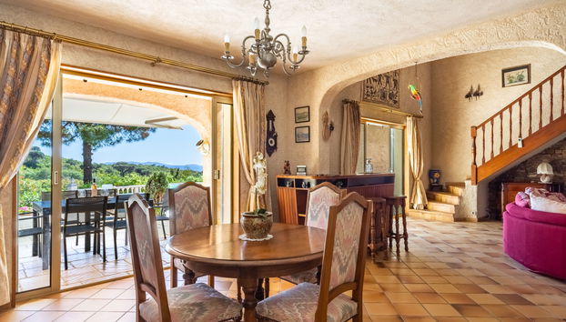 Casa de 4 quartos em Le Lavandou com piscina privada e jardim - Foto 5