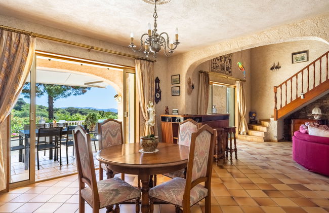 Casa de 4 quartos em Le Lavandou com piscina privada e jardim - Foto 5